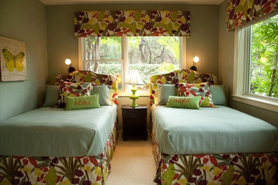 Bedroom - tropical bedroom idea in Hawaii