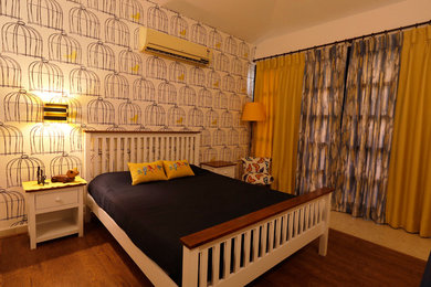 デリーにあるコンテンポラリースタイルのおしゃれな寝室のインテリア