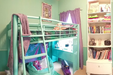 アトランタにある小さなトロピカルスタイルのおしゃれな寝室