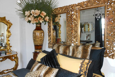 Joe's leopard bedroom  (2).JPG