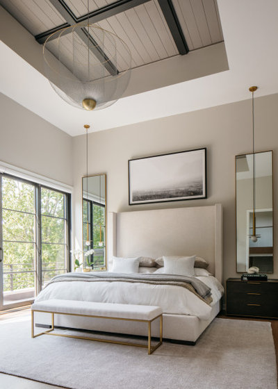Contemporary Bedroom by M House Development