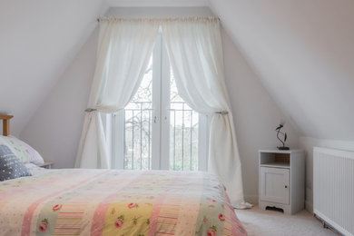 Photo of a modern bedroom in Berkshire.