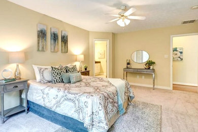 Bedroom - mid-sized traditional master carpeted and beige floor bedroom idea in Richmond with beige walls