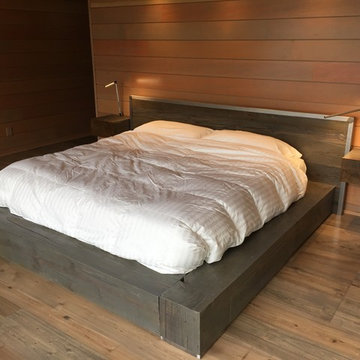 King size Bed Noir with floating night stands