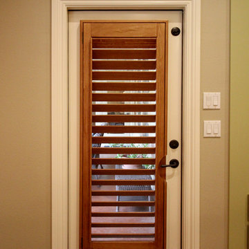 Klink natural stained shutters
