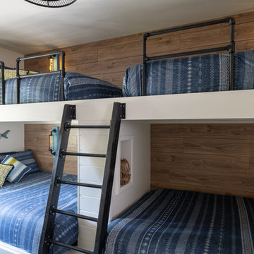 Lakeside Bunk Room