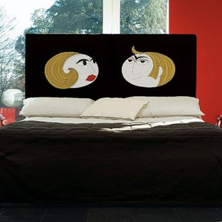 Example of a minimalist bedroom design in New York