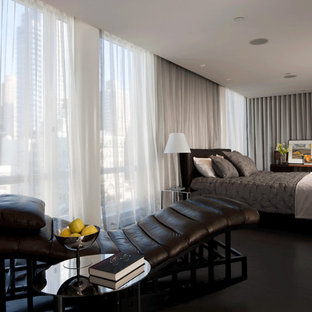 Imagen de dormitorio principal, moderno, extra grande, con paredes grises y suelo de linóleo