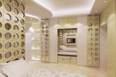 Diseño de dormitorio principal actual de tamaño medio sin chimenea con paredes beige, suelo de baldosas de cerámica y suelo marrón