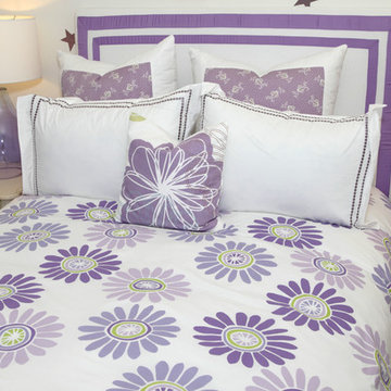 Luxury Bedroom with Modern Purple Bedding Decor