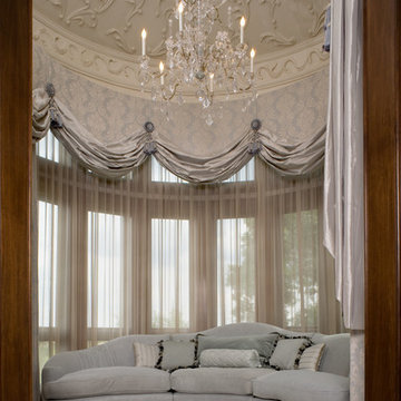 Malinard Manor - Master Bedroom Sitting Area