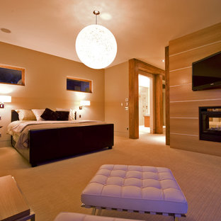 Inspiration for a modern master bedroom in Vancouver.