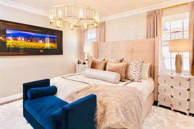 Bedroom - mid-sized contemporary master light wood floor and beige floor bedroom idea in Orange County with beige walls