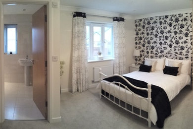 Photo of a modern bedroom in Devon.