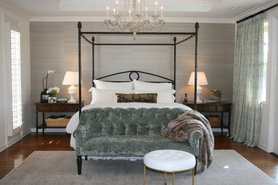 Example of a classic bedroom design in Orange County