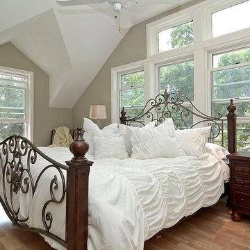 Master bedroom - Neutral Paint, White Bedding