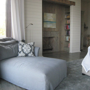 Foto de dormitorio principal, contemporáneo, con paredes beige