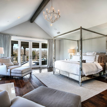 Master Suite 19' x 23'
