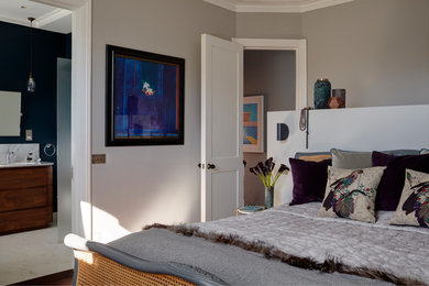 ロンドンにあるエクレクティックスタイルのおしゃれな寝室