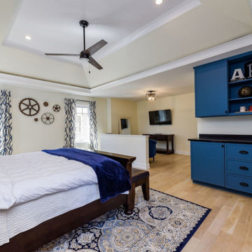 Master Suite with Morning Bar