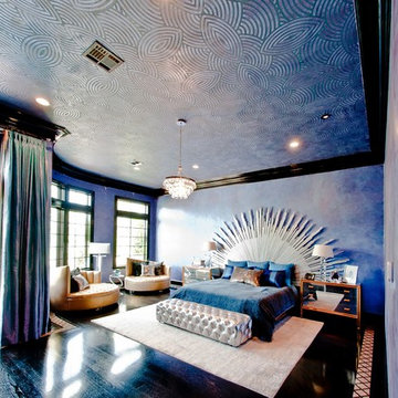 Metallic Plaster Walls with Stenciled Ceiling