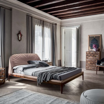 Michelangelo Contemporary Leather Bed by Tonin Casa