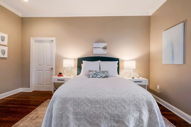 ニューオリンズにある中くらいなトランジショナルスタイルのおしゃれな寝室のインテリア