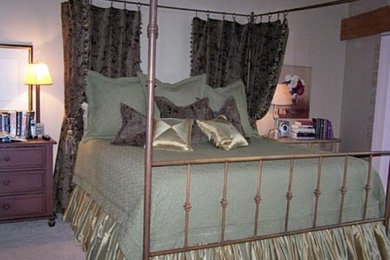 Example of a classic bedroom design in Phoenix