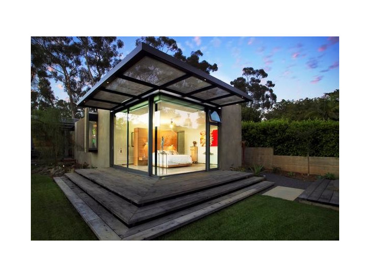 Modern Bedroom - Bedroom