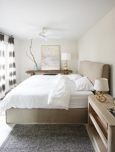 Modern Bedroom by Lisa Sherry Interieurs