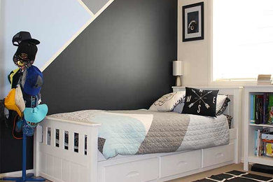 メルボルンにある中くらいなコンテンポラリースタイルのおしゃれな寝室 (カーペット敷き、暖炉なし)