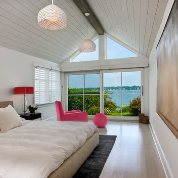 Modern Organic Stamford on the water