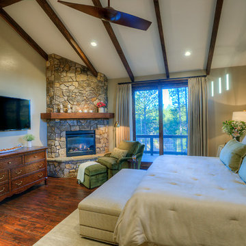 Mountain Living - Master Suite