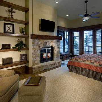 Mountain Rustic Traditional Guest Bedroom