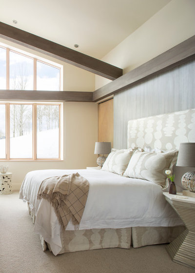 Contemporary Bedroom by K. H. Webb Architects