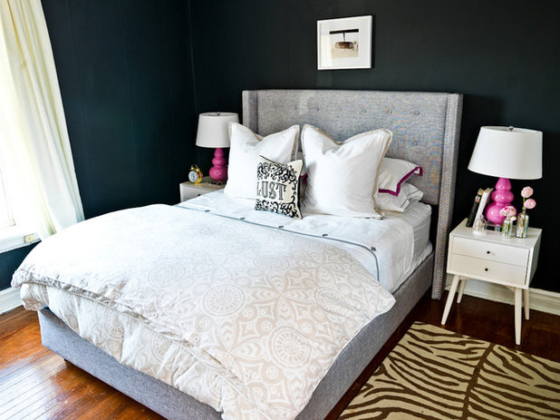 Trendy Soveværelse My Houzz: Feminine Chic Charms in a Chicago Rental