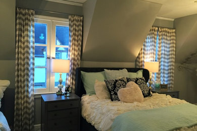 Diseño de habitación de invitados clásica de tamaño medio sin chimenea con paredes grises