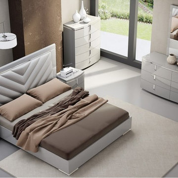 New York Bedroom Collection by J&M Furniture