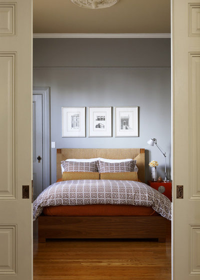 Transitional Bedroom by John Lum Architecture, Inc. AIA