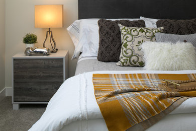 Mid-sized transitional guest carpeted and gray floor bedroom photo in Seattle with gray walls and no fireplace