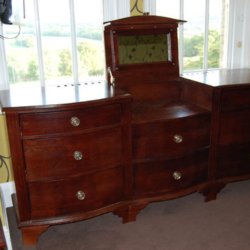 Oak dressing table with curved drawer fronts