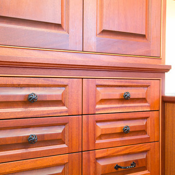 Oakland  Cabinet Detail