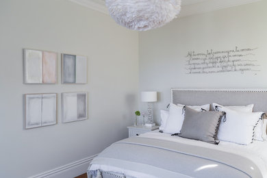 Example of a cottage chic bedroom design in San Francisco