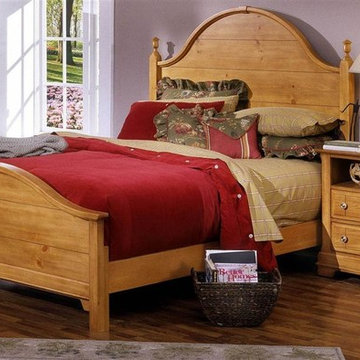 Panel Bed w Nightstand in Pine Finish (Full)