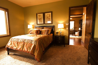 デンバーにある地中海スタイルのおしゃれな寝室のレイアウト