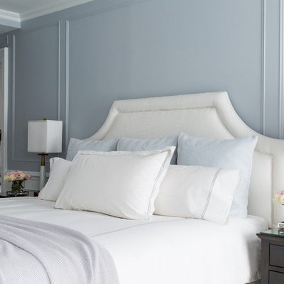 Bedroom - mid-sized transitional master dark wood floor bedroom idea in New York with gray walls