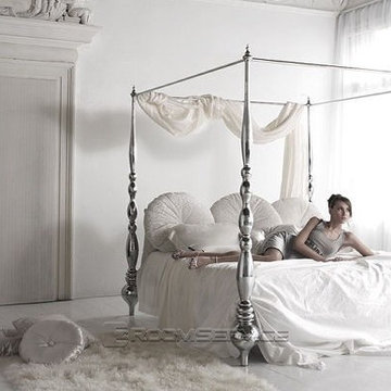 Plaza Canopy Bed