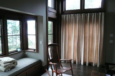 Foto de dormitorio principal clásico renovado de tamaño medio