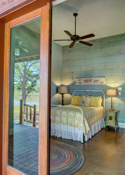 Rustic Bedroom by Ellis Custom Homes LLC