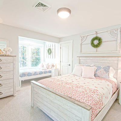 Example of a mid-sized cottage chic guest carpeted and gray floor bedroom design in Portland Maine with blue walls